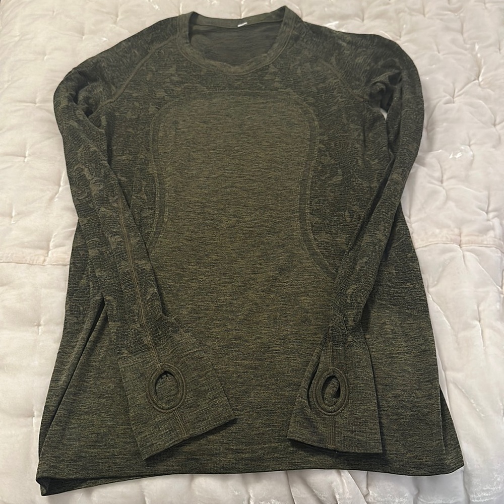 Lululemon Swiftly Tech Long sleeve. Green. Size 6